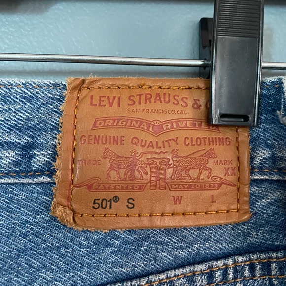 Levi’s 501 Distressed Relaxed Skinny Jean - Picture 4 of 6